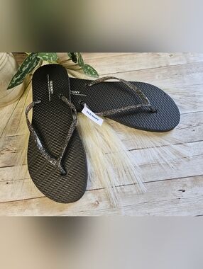 Old Navy nwt size 10 black Glitter Flip-Flops sandals
